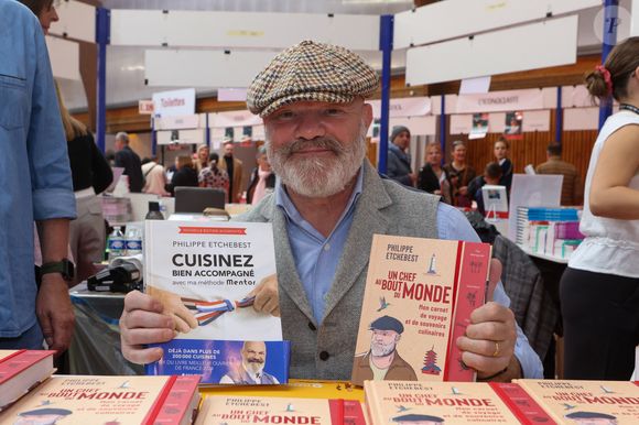 Philippe Etchebest à la Halle Georges Brassens à Brive-la-Gaillarde pour la Foire du Livre de Brive, le 9 novembre 2025. ©Jean-Marc LHOMER/Bestimage.
