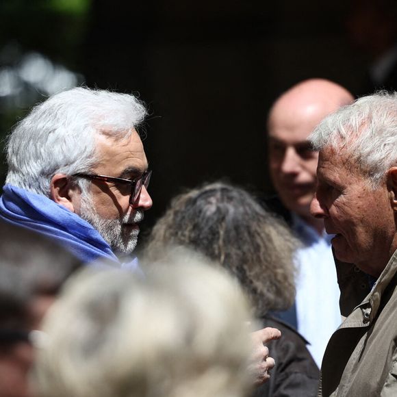 Pascal Praud, journaliste français et Patrick Poivre d'Arvor assistant à la cérémonie d'enterrement de Daniel Bilalian à l'église Saint-Pierre de Neuilly-sur-Seine, près de Paris, France, le 22 mai 2025. Photo par Raphael Lafargue/ABACAPRESS.COM