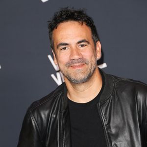 En pleine promotion de son nouveau spectacle "Tout va mâle ?" (au Théâtre du Grand Point Virgule ), Alex Goude revient sur un parcours semé d’embûches avant le succès.

Alex Goude - Avant-première du film "Vice-versa 2" au cinéma Le Grand Rex à Paris. © Coadic Guirec/Bestimage