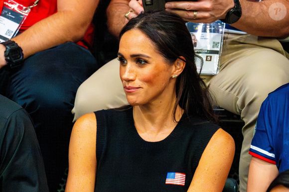 Meghan Markle assiste à la compétition de tennis de table à la Merkur Spiel-Arena lors des Invictus Games à Düsseldorf, le 13 septembre 2023.@

Photo : Backgrid USA / Bestimage