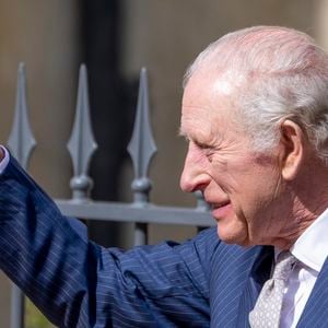 Certains s’inquiètent que le palais devienne davantage un musée qu’une résidence royale.

Membres de la famille royale assistant à l'office des matines de Pâques à la chapelle Saint-George, au château de Windsor, le dimanche de Pâques.

Ici, le roi Charles III (Le roi Charles III d'Angleterre)
