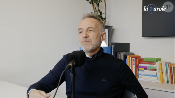 Emmanuel Grégoire, candidat à la mairie de Paris, a fait quelques confidences au sujet de sa jeunesse et ses complexes. Capture d'écran "La Parole" sur Youtube