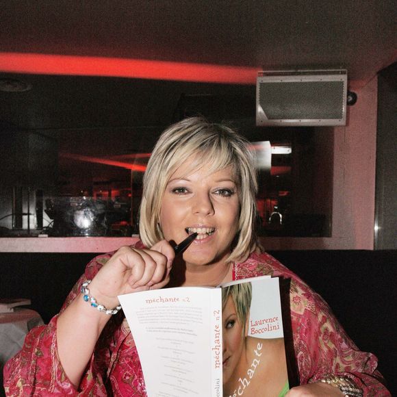 Laurence Boccolini sur son livre Méchante 2 à Paris le 17 novembre 2005. Photo by Benoit Pinguet/ABACAPRESS.COM