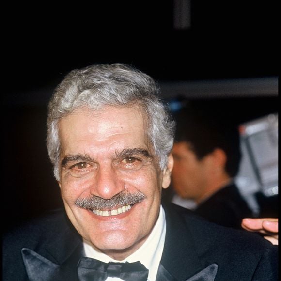 Archives - Omar Sharif en soirée lors du Festival de Cannes en 1988. (ANGELI-RINDOFF / BESTIMAGE).