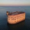 Ce grand animateur a longtemps dit non à Fort Boyard : voici pourquoi il a enfin accepté d’y participer