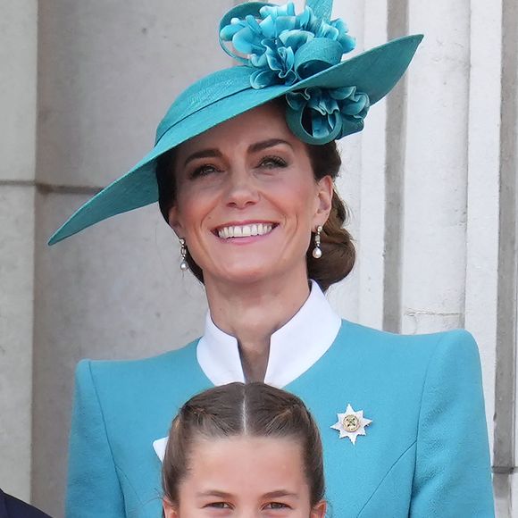 Catherine (Kate) Middleton, princesse de Galles, La princesse Charlotte de Galles, - Les membres de la famille royale britannique au balcon de Buckingham Palace lors de la cérémonie Trooping the Colour à Londres, le 14 juin 2025. Affecté par le crash du Boeing 787 Dreamliner à Ahmedabad du 12 juin, le souverain et les officiels porteront un brassard noir en hommage aux plus de 270 victimes. Bon nombre d'elles étaient des ressortissants britanniques. 
© James Whatling / Bestimage