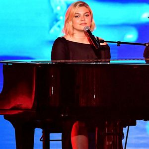Exclusif - Louane Emera - Enregistrement de l'émission "La chanson de l'année" dans les Arènes de Nîmes, présentée par N.Aliagas et diffusée le 17 juin sur TF1 © Bruno Bebert-Christophe Clovis / Bestimage