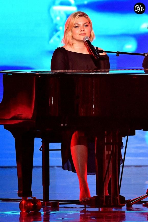 Exclusif - Louane Emera - Enregistrement de l'émission "La chanson de l'année" dans les Arènes de Nîmes, présentée par N.Aliagas et diffusée le 17 juin sur TF1 © Bruno Bebert-Christophe Clovis / Bestimage