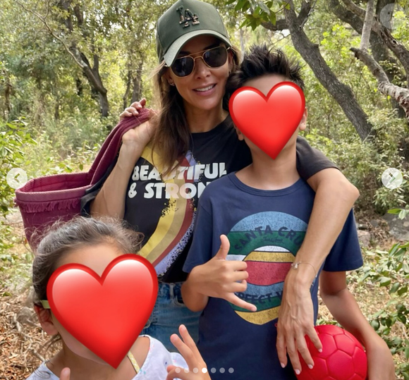 Melissa Theuriau fête son anniversaire aux côté de son mari Jamel Debbouze et de leurs enfants. A cette occasion ils ont dévoilé des photos actuelles et des archives. Juillet 2024.