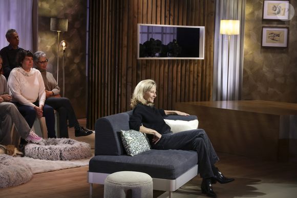 Exclusif - Claire Chazal, sur plateau de la nouvelle émission "Animalement Vôtre" présentée par Bernard Montiel et diffusée le 7 décembre sur France 3, à Paris, France, le 7 octobre 2025. © Jack Tribeca/Bestimage