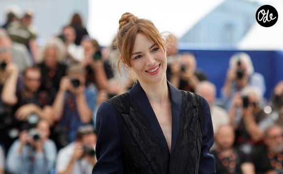 Louise Bourgoin partage depuis plusieurs années sa passion pour le dessin.

Louise Bourgoin - Photocall du film "Moulin" lors du 79ème Festival International du Film de Cannes, le 18 mai 2026.
© Jacovides/Moreau/Bestimage