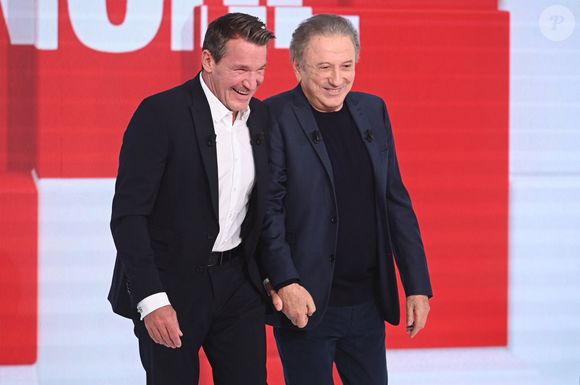 Benjamin Castaldi et Michel Drucker lors de l'enregistrement de l'émission "Vivement dimanche" au studio Rive Gauche, présentée par M.Drucker avec une diffusion sur France 3 le 8 mars 2026, à Paris, France, le 25 février 2026. © Guillaume Gaffiot/Bestimage