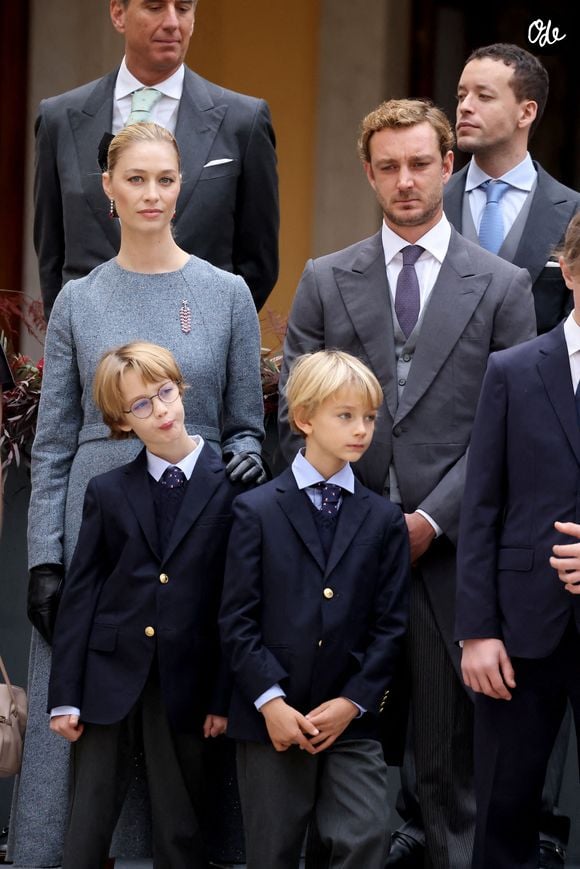 Installée en Principauté, Beatrice a fondé en 2016 sa société de production, Astrea Films.

Pierre Casiraghi, Béatrice Borromeo et leurs enfants Stefano et Francesco, photographiés dans la cour du palais lors de la fête nationale de Monaco, à Monte-Carlo, le 19 novembre 2025. Photo de Dominique Jacovides - Bruno Bebert/Pool/ABACAPRESS.COM