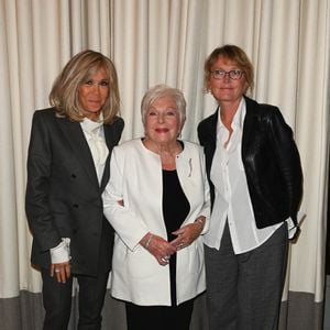 Exclusif - Brigitte Macron, Line Renaud et Claude Chirac - Remise du prix "Fonds de dotation Line Renaud-Loulou Gasté" pour la recherche médicale à la Maison de la Recherche à Paris le 21 novembre 2022. Chaque année un prix, assorti d’une dotation financière de 60 000 euros à un chercheur et à son équipe afin de récompenser et d’accompagner une avancée scientifique majeure. © Coadic Guirec/Bestimage