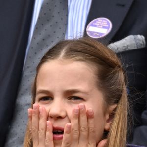 Catherine (Kate) Middleton avec la princesse Charlotte et Pippa Middleton dans les tribunes de la finale du tournoi de Wimbledon 2024, le 14 juillet 2024. ALPHA AGENCY / BESTIMAGE