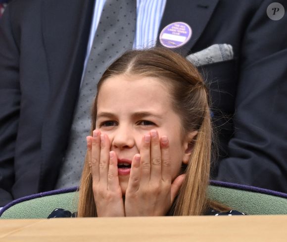 Catherine (Kate) Middleton avec la princesse Charlotte et Pippa Middleton dans les tribunes de la finale du tournoi de Wimbledon 2024, le 14 juillet 2024. ALPHA AGENCY / BESTIMAGE