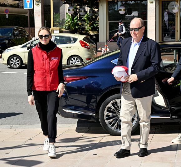 Le prince Albert II de Monaco et la princesse Charlene ont participé à la Road Safety Day, une journée de sensibilisation et de sport pour toute la famille dédié à la sécurité routière à vélo et à l'initiation des jeunes au sport, à Monaco organisée par la Fondation Princesse Charlene, le 23 mars 2025. 
Tout au long de la journée, de nombreuses activités gratuites ont été proposées pour sensibiliser le public tout en offrant des expériences ludiques et éducatives. Des stands animés par la Croix Rouge Monégasque, les Sapeurs-Pompiers de Monaco, BEKING, Monabike, mais également vélo smoothie, stand de glace, stand activités et animation sécurité routière sont accessibles à tous. La princesse Charlene a donné le départ du challenge réservé à des 6 équipes préalablement constituées des personnalités ainsi que des représentants de différentes institutions de Monaco, comme Pierre Frolla, ou Gareth Wittstock. Elle a même fait un tour sur un des vélos éléctriques que l'on trouve en livre-service dans la Principauté. Tadej Pogacar, le champiopn cycliste, a fait un passage en vélo, en fin de matinée, afin d'encourager l'ensemble des participants. © Bruno Bebert/Bestimage