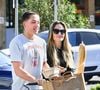 Le 2 mai 2025, il était avec sa mère dans une épicerie de Los Angeles
Angelina Jolie et son fils Know à la sortie d'une épicerie à Los Angeles le 2 mai 2025 ©Backgrid USA / Bestimage
