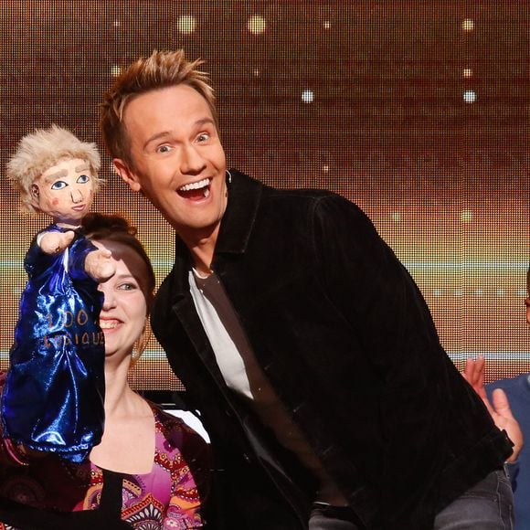 Au programme, des rires et de la bonne humeur.

Exclusif - Cyril Feraud avec une marionette à son effigie lors de l'enregistrement de l'émission "100% logique" présentée par C. Feraud et qui sera diffusée le le 4 octobre 2025 sur France 2 au studio du Lendit à Saint-Denis, France, le 12 mars 2025. © Christophe Clovis/Bestimage