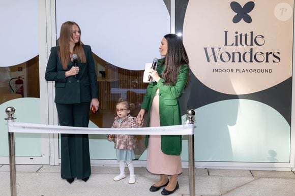 Marie Ducruet et ses filles Victoire et Constance, assistent à l'inauguration de 'Little Wonders' créé par Marie Ducruet et Élise Rouillard. Little Wonders est un espace dédié aux enfants avec des jeux, des activités éducatives et un café situé sur le Boulevard Rainier III. © Olivier Huitel/Pool Monaco/Bestimage