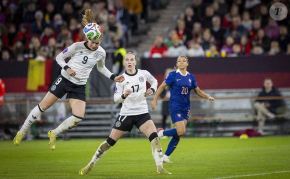 Match de football féminin en ligue des nations : L'Allemagne l'emporte sur la France 1 - 0 au Merkur Spiel-Arena à Dusseldorf le 24 octobre 2025.

© Imago / PsnewZ / Bestimage