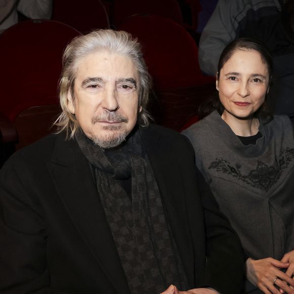 Serge Lama et sa femme Luana - M.P.Belle donne un concert au théâtre de Passy pour fêter ses 50 ans de carrière le 4 janvier 2024 à Paris.
© Jack Tribeca  / Bestimage