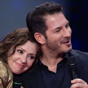 Exclusif - Tina Arena et George Perris pour les surprises lors de l'enregistrement de l'émission "La Boîte à secrets", présentée par F.Bollaert et diffusée le 23 janvier sur France 3, dans les studios du Lendit à Saint-Denis, France, le 16 décembre 2025. © Cyril Moreau/Bestimage