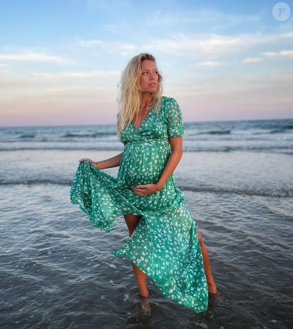 Qu’elle a finalement réussi à affronter... grâce à la fiction.

Aurore Delplace (Un si grand soleil) est devenue maman de son premier enfant, un garçon prénommé Aaron né en octobre 2021 - Instagram