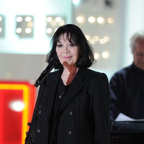 Juliette Gréco lors de l'enregistrement de l'émission "Vivement dimanche". © Guillaume Gaffiot /Bestimage