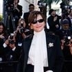 Nouvelle montée des marches au Festival de Cannes : Juliette Binoche chic en noir et blanc face à Antoine de Caunes et Dita von Teese