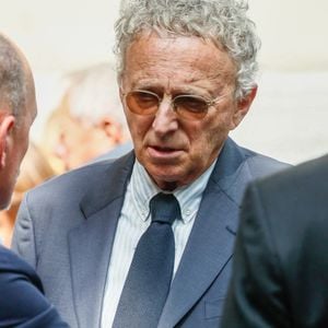 Nelson Monfort à la sortie des obsèques du journaliste Daniel Bilalian en l'église Saint-Pierre de Neuilly-sur-Seine, FRance, le 22 mai 2025. © Clovis-Ouahcene/Bestimage