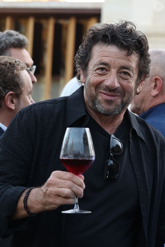 Patrick Bruel (invité d'honneur) - Cérémonie d'ouverture du Festival International du Film de Pauillac au Château d'Armailhac à Pauillac le 8 juillet 2025. © Jean-Marc Lhomer/Bestimage