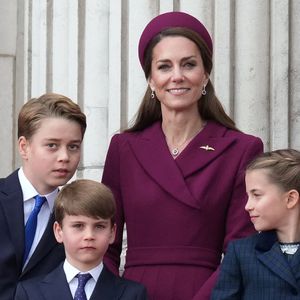 Catherine (Kate) Middleton, princesse de Galles, Le prince George de Galles, La princesse Charlotte de Galles, Le prince Louis de Galles  lors des commémorations saluant l'action des vétérans britanniques lors de la Seconde guerre mondiale au palais de Buckingham le 5 mai 2025 © Julien Burton / Bestimage