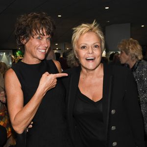 Anne Le Nen et sa compagne Muriel Robin lors de la générale du nouveau spectacle "Muriel Robin et Pof !" au Palais des Sports à Paris le 3 octobre 2019. © Coadic Guirec/Bestimage
