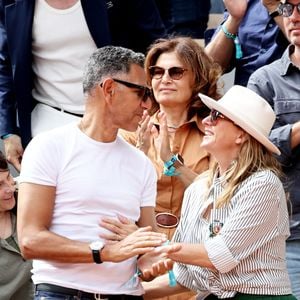 Sarah Poniatowski (Lavoine) avec son compagnon Roschdy Zem et son fils Roman dans les tribunes lors des Internationaux de France de Tennis de Roland Garros 2025. Paris, le 1er Juin 2025. © Dominique Jacovides/Bestimage