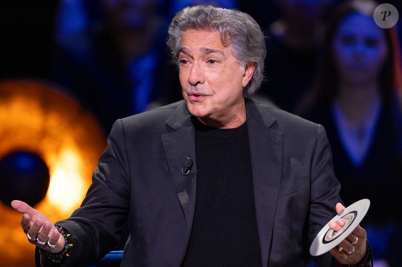 Exclusif - Frédéric François lors de l'enregistrement de l'émission "La Boîte à secrets", présentée par F.Bollaert et diffusée le 16 janvier 2026 sur France 3, dans les studios du Lendit à Saint-Denis, France, le 16 décembre 2025. © Cyril Moreau/Bestimage