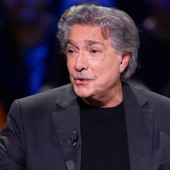 Exclusif - Frédéric François lors de l'enregistrement de l'émission "La Boîte à secrets", présentée par F.Bollaert et diffusée le 16 janvier 2026 sur France 3, dans les studios du Lendit à Saint-Denis, France, le 16 décembre 2025. © Cyril Moreau/Bestimage