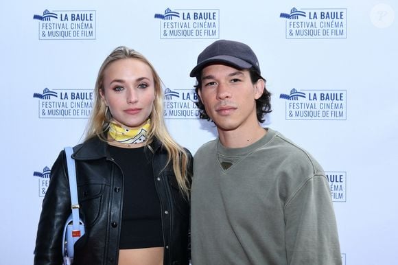 Mais un déclic est survenu après une rencontre amoureuse avec un homme qui ne buvait pas, contrairement à ses anciens compagnons.

Chloé Jouannet et son ex Sandor Funtek au 10ème Festival du Cinéma et de la Musique de Film à La Baule le 29 juin 2024. 

© Rachid Bellak/Bestimage