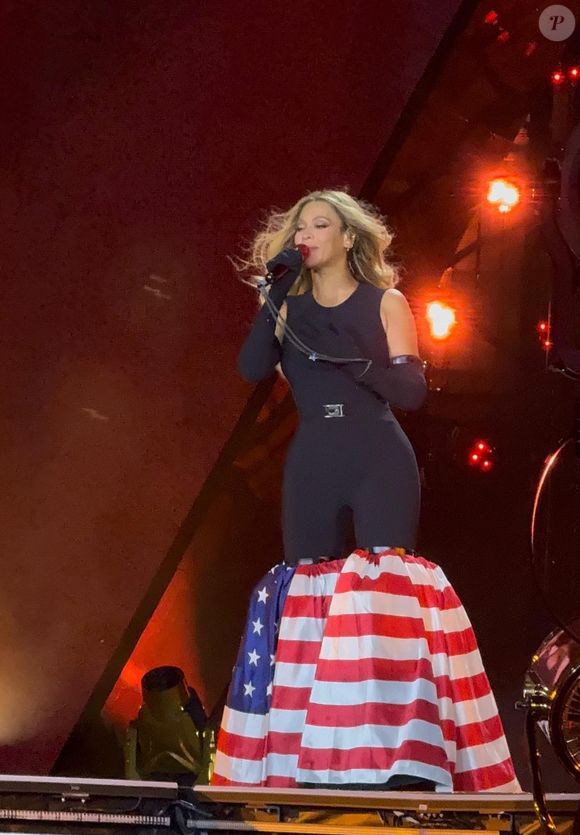 Beyoncé en concert au Stade de France avec son "Cowboy Carter Tour". Paris, le 19 juin 2025. © Backgrid UK/ Bestimage