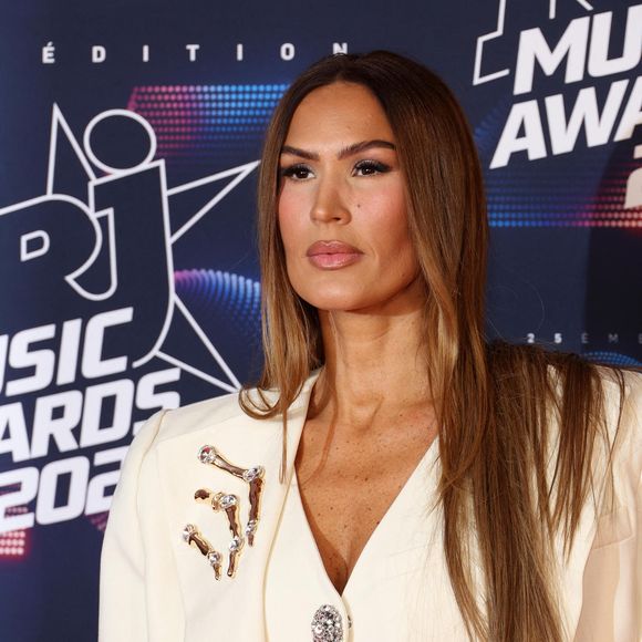 Vitaa au photocall de la 25ème cérémonie des "NRJ Music Awards (NMA)" au palais des Festivals et des Congrès de Cannes, France, le 10 novembre 2023. © Dominique Jacovides/Bestimage