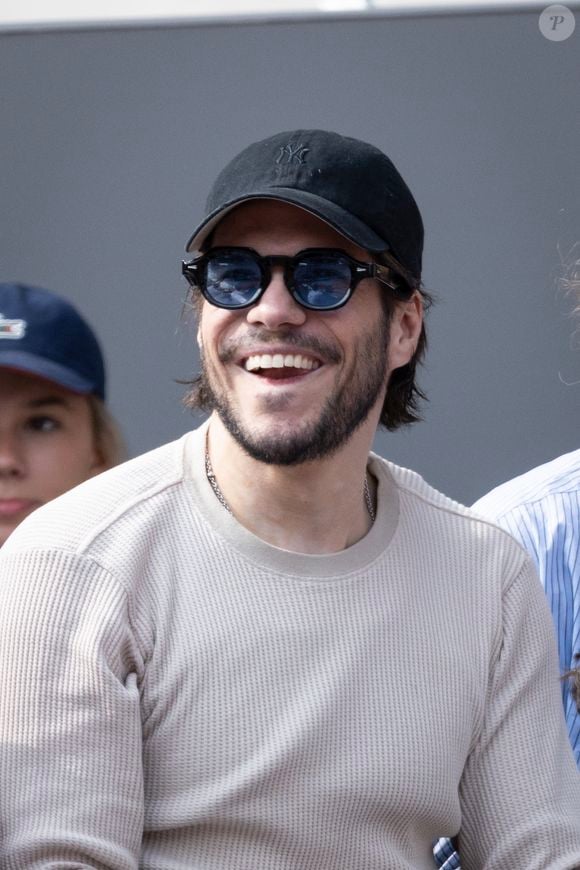 François Civil en tribunes lors de la finale messieurs des Internationaux de France de Tennis de Roland Garros 2025 (jour 15), à Paris, France, le 8 juin 2025. © Cyril Moreau/Bestimage