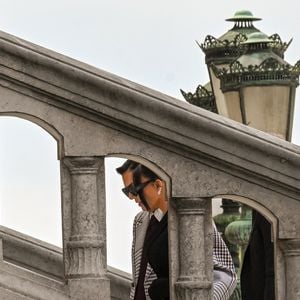 Ces hommes sont soupçonnés d'être les auteurs du braquage dont l'influenceuse a été victime à Paris en 2016 

La star américaine Kim Kardashian, avec sa mère Kris Jenner et son avocat Michael Rhodes, est arrivée au procès de la rue tronchet des "Papys braqueurs" au palais de justice de Paris, France, le 13 mai 2025. La star américaine doit décrire cette nuit qui l’a «traumatisée», selon ses mots, 9 hommes et 1 femme sont jugés, soupconnés d'avoir participé au casse du siècle, en dérobant à la star 9 millions d'euros de bijoux dans la nuit du 2 au 3 octobre 2016. © Bestimage