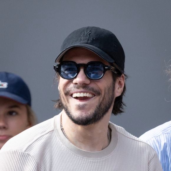 François Civil en tribunes lors de la finale messieurs des Internationaux de France de Tennis de Roland Garros 2025 (jour 15), à Paris, France, le 8 juin 2025. © Cyril Moreau/Bestimage