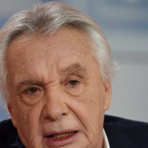 Michel Sardou est interwievé par Apolline de Malherbe sur BFMTV à Paris, France, le 27 octobre 2019. Photo by Alain Apaydin/ABACAPRESS.COM