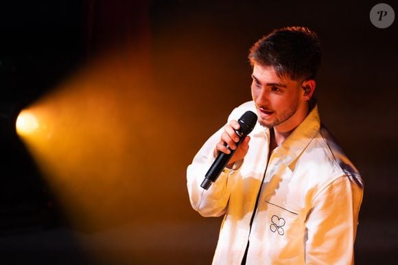 Exclusif - Concert de Julien Lieb (finaliste de la Star Academy 2023) à La Cigale à Paris, le 24 septembre 2025. Dans son premier album, "Naufragé", à paraître le 26 septembre 2025, l'artiste raconte ses difficultés et sa renaissance musicale.
© Jérémy Melloul / Bestimage