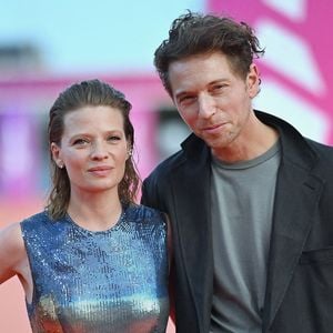 Mélanie Thierry et le chanteur Raphael assistent à l'avant-première de La Zone D'Interet lors du 49ème Festival du Cinéma Américain de Deauville le 07 septembre 2023 à Deauville, France. Photo par Franck Castel/ABACAPRESS.COM