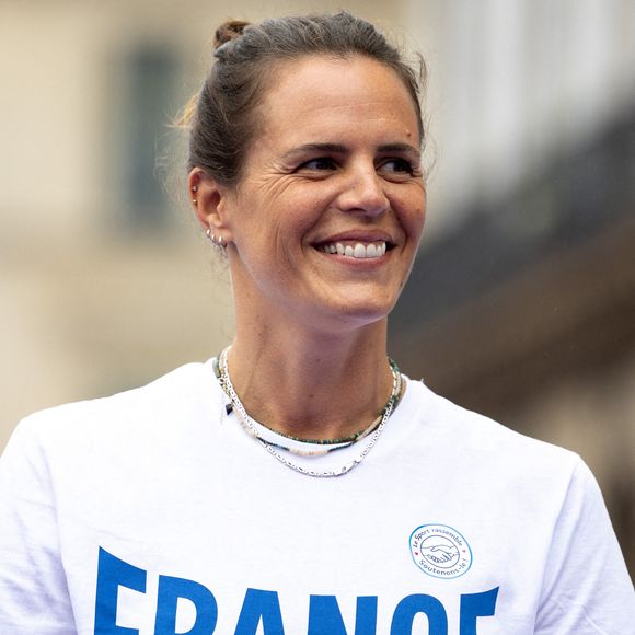 Laure Manaudou célèbre un jour spécial.

Portrait en gros plan de la nageuse olympique française Laure Manaudou dans le cadre de la première édition de la Fête du sport sur la place de l'Hôtel-de-Ville à Paris, France. Photo par Alexis Jumeau/ABACAPRESS.COM