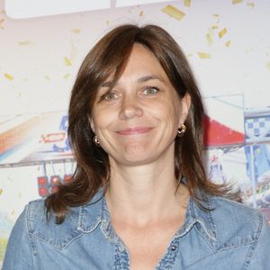Elle est aussi conférencière, présidente de Premiers de Cordée et active dans le développement social du sport, créant du lien autour des disciplines.

Nathalie Péchalat - Avant-première du film "Super Grand Prix" au cinéma le Grand Rex à Paris le 28 septembre 2025. © Coadic Guirec/Bestimage