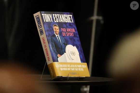 Exclusif - Tony Estanguet présente son livre "Par amour du sport" (Ed. Calmann-Lévy) au centre de conférence "Station Ausone - Librairie Mollat" à Bordeaux, le 24 novembre 2025.

Jean-Marc Lhomer / Bestimage