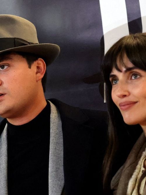 Alain-Fabien Delon : Sa compagne Laura annonce une grande première pour sa carrière à l'autre bout du monde